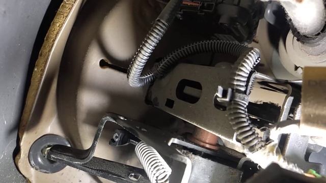 Заміна троса зчеплення Renault Kangoo смотреть онлайн