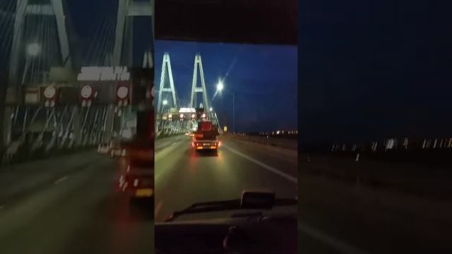 Перевозка негабарита. Питерский мост. Часть4 смотреть онлайн