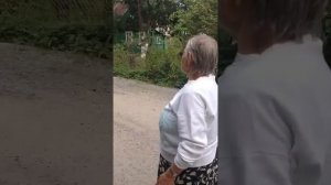 Бабка - экстримистка матерится по-черному.