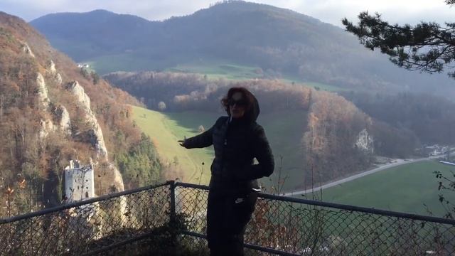 Замок в Швейцарии THIERSTEIN и древняя дорога KREUZWEG смотреть онлайн