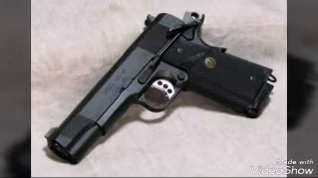 Чёрный пистолет.