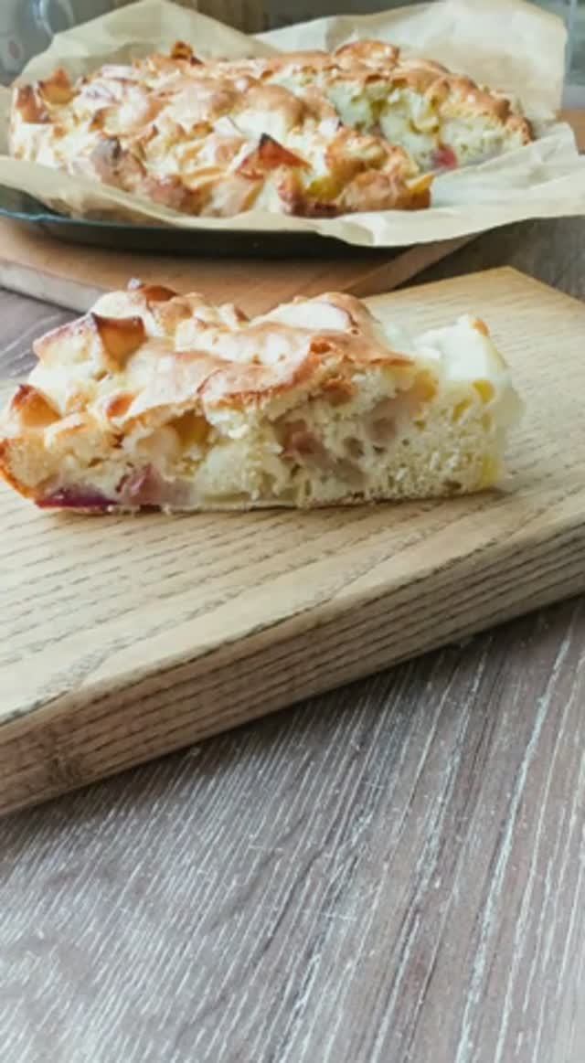 Шарлотка с яблоками.mp4