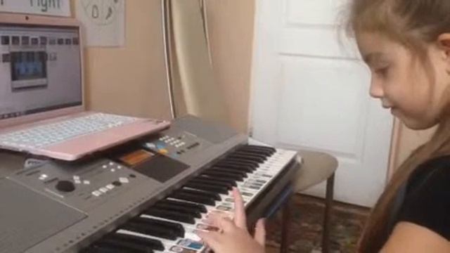 Soft Mozart Гамма До мажор, Алина 6 смотреть онлайн