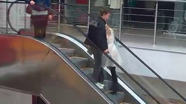 Блондинка тупит смотреть онлайн