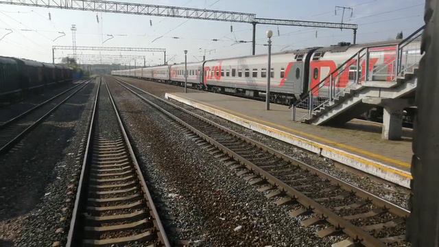 Станция Давыдовка,летит встречный поезд с юга, под ЭП1М, 14.08.2019г. смотреть онлайн