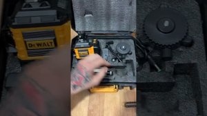 Обзор лазерного уровня нивелира DEWALT 4D 360 16 линий