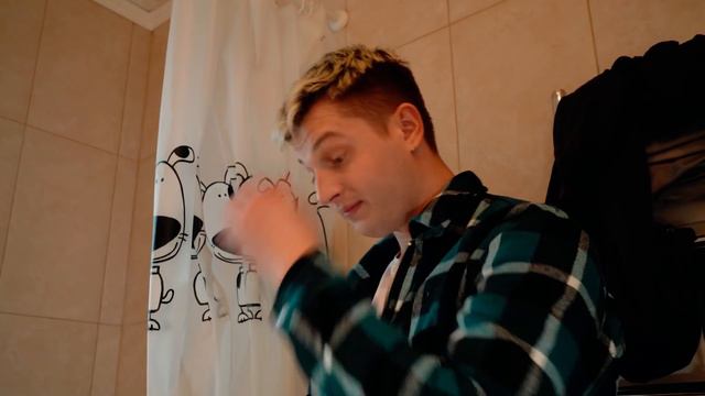 ДЕВОЧКИ СБЕЖАЛИ из ТикТок ДОМА?! СМОГУТ ЛИ ПАРНИ ВЫЖИТЬ? смотреть онлайн