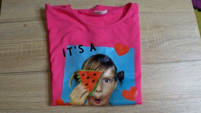 Как быстро сложить футболку,рубашку //Сложить футболку за 2-4 секунды// how to quickly fold shirts смотреть онлайн