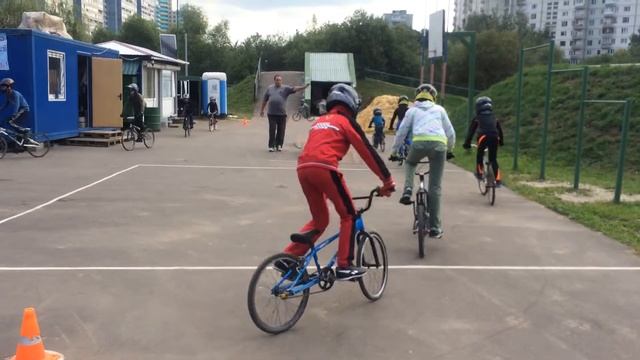 Первая тренировка по БМХ смотреть онлайн