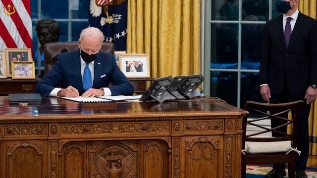 The US Debt Crisis Is Signaling A Total Meltdown In 2024 смотреть онлайн