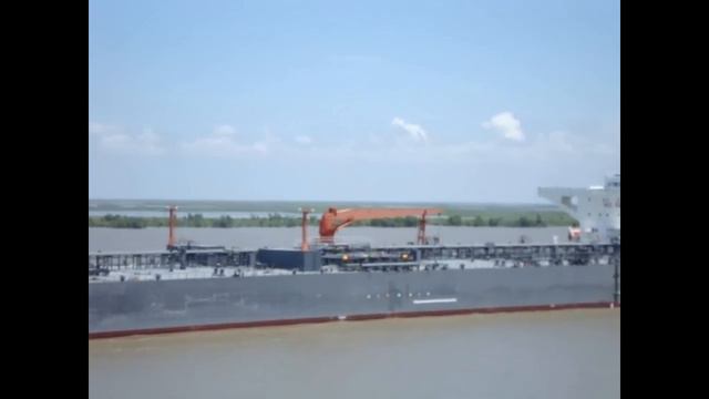 Tanker NORDBAY on the Mississippi . смотреть онлайн