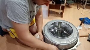 Сборка стиральной машины Indesit, после замены подшипников
