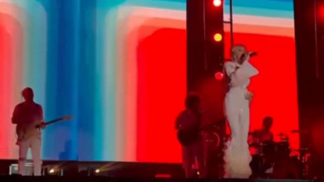 ANA TORROJA - "A contratiempo" - Tour Volver - LIVE en Toledo (15 agosto 2022) смотреть онлайн