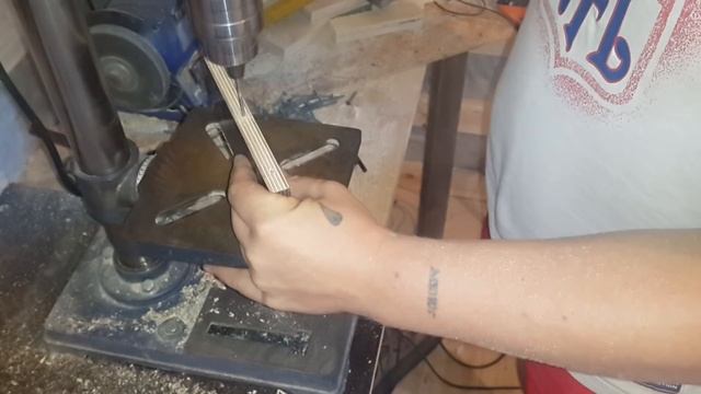 (Соблюдайте технику безопасности) Циркулярный стол для ручной циркулярки своими руками смотреть онлайн