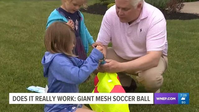 Does It Really Work? Giant Mesh Neon Soccer Ball смотреть онлайн