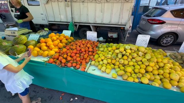 ГИГАНТСКИЙ РЫНОК БАРАХЛА?Что там можно купить? Накупил фруктов за копейки! Базарный день в Испании