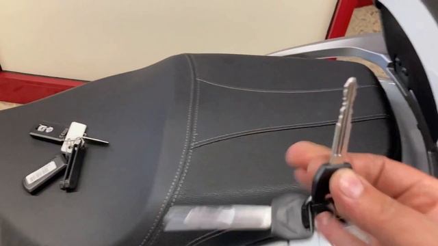 Tutorial - Come aprire il bauletto con Smart Top Box su SH 150*350 MY 2020-2021 смотреть онлайн