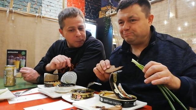 Консервация потери. Дегустация латвийских и российских шпрот в Супермаркет Азия. Москва, наше время смотреть онлайн