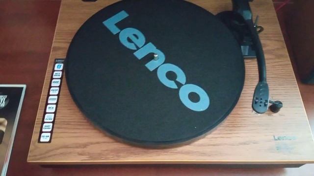 Виниловый проигрыватель Lenco LS-300 обзор и тест / Lenco record player LS-300 review смотреть онлайн