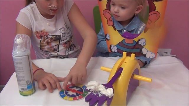 Пирог в лицо!!! Прикольно. Pie to face!!! Игра Hasbro Games смотреть онлайн