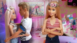 Кен ИЗМЕНЯЕТ Барби?!♡Новая любовь или непонятная ситуация♡ — Barbie Life 3 сезон