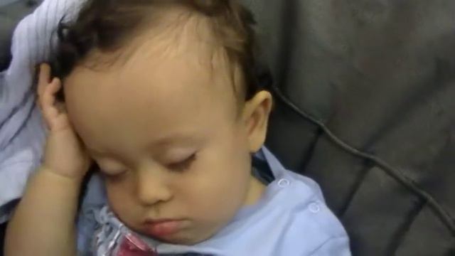 Fabri durmiendo en Wendy´s смотреть онлайн