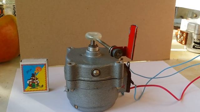 Реверсивный двигатель со скоростью 4 ,4 оборота в минуту. смотреть онлайн