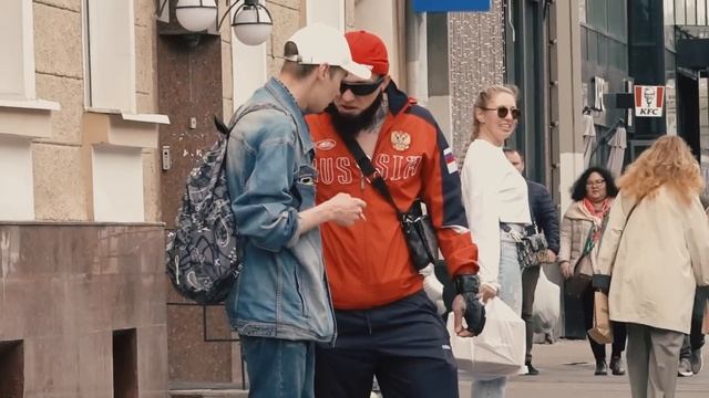 EDWARD BIL ПРАНК / ОГРОМНЫЙ КАЧОК УРОНИЛ МАГУ - реакция ЛЮДЕЙ НА БОЙЦА смотреть онлайн