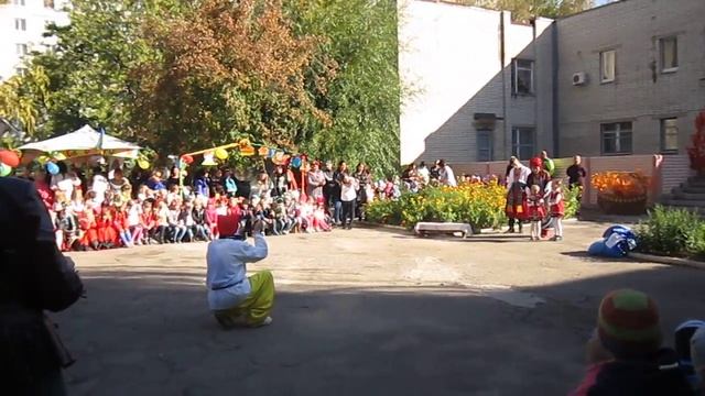 "ОЙ, КУМА, ТЫ, КУМА" В ИСПОЛНЕНИИ ДЕВЧУШЕК смотреть онлайн