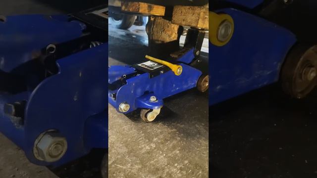 ?Заміна помпи Lancer 9 смотреть онлайн