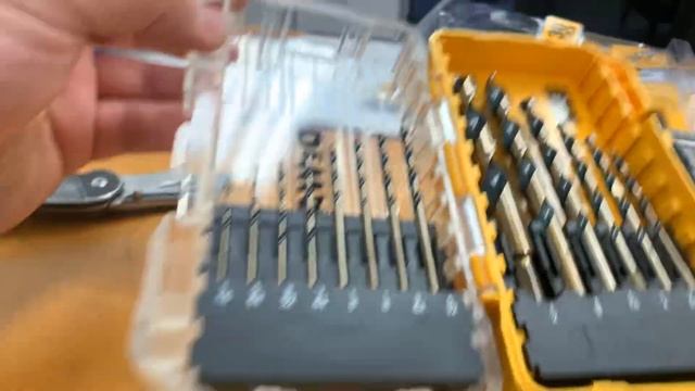 DeWalt Max Fit and Black and Gold drill bit sets in the new ToughCase смотреть онлайн