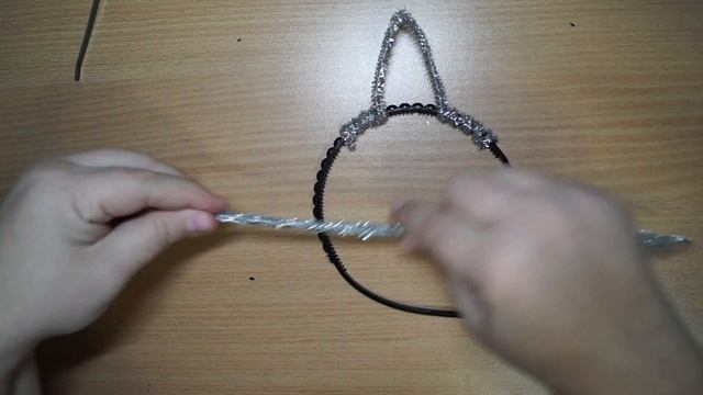 Новогодний ободок с кошачьими ушками за 2 минуты! смотреть онлайн