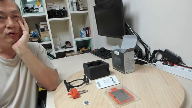 AMD Ryzen™ Threadripper™ PRO 7995WX 96코어 192쓰레드 세계최고 성능의 CPU 언박싱 смотреть онлайн