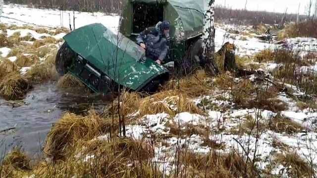 #вездеход #болото #ездапобездорожью #Глубинаэтойканавки-2,5метра ? смотреть онлайн