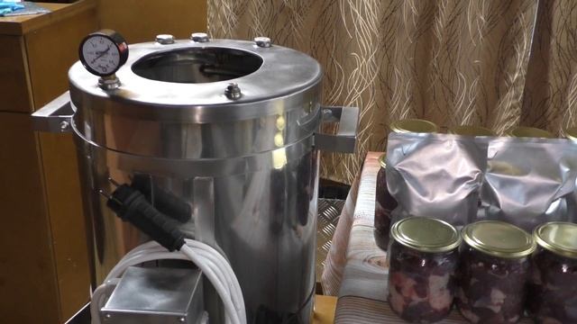 Тушенка из "дикого"мяса. Реторт пакеты, СКО и твист в автоклаве НЕФОР. смотреть онлайн