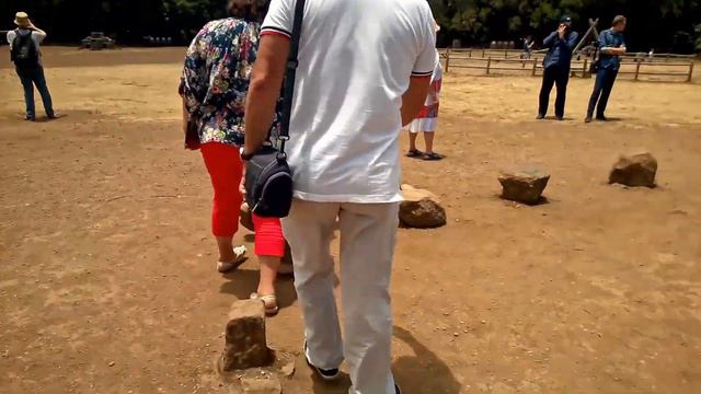 Правда в том, что лучшего момента почувствовать себя счастливыми не существует смотреть онлайн