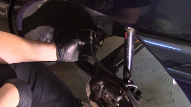 Escort Rear Drum Brakes pt 1 смотреть онлайн