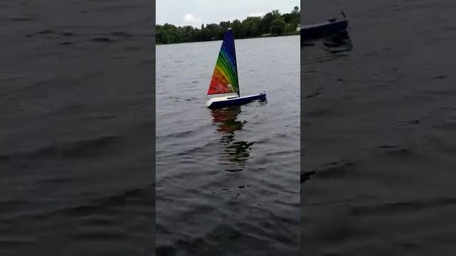 Самодельная яхта на радиоуправлении 2 заплыв смотреть онлайн