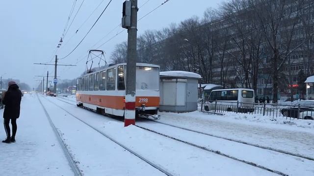 (Раритет) Старый трамвай Tatra T6B5SU № 2198 в Ульяновск. Едет по 6 маршруте на улице Рябикова. смотреть онлайн