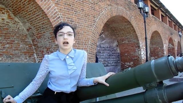 Валерия Шехтман читает стихотворение "Майор привез мальчишку на лафете" К.Симонова смотреть онлайн