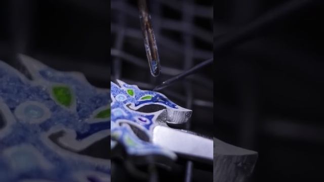 Украшение с горячей эмалью. Залипательный процесс от и до. Часть 4 #ювелир #ювелирка #ручнаяработа смотреть онлайн