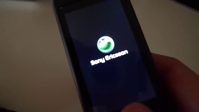 Sony Ericsson Aino, radio with MH-100 смотреть онлайн