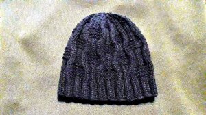 Мужская шапка узором Дорожки. Вяжем спицами. Мастер-класс