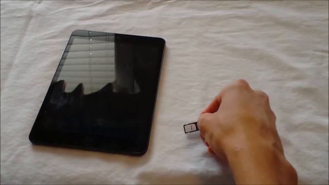 How To Remove/ Insert An iPad SIM Card смотреть онлайн