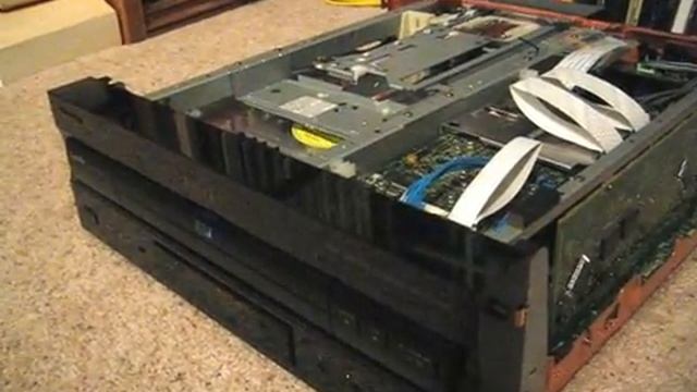 Pioneer DVL-91 Laserdisc load, mechanical action (dual side capable) part one смотреть онлайн