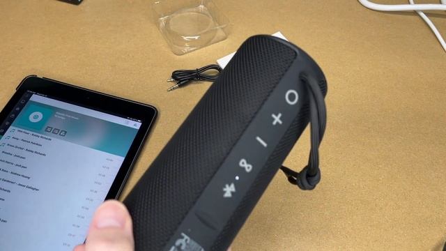 MIATONE BOOMBOX Portable Bluetooth Speaker смотреть онлайн