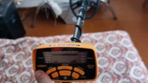 Garrett Ace 400i фонит по воздуху.