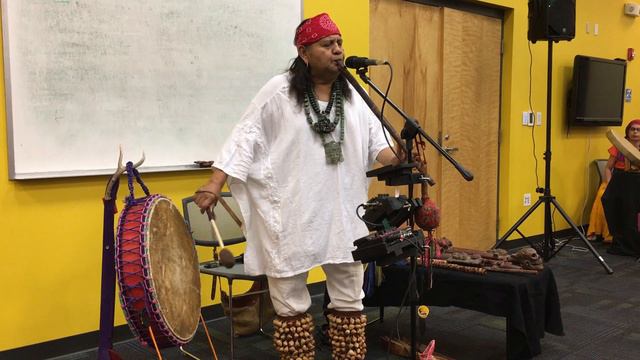 Xavier Quijas Yxayotl performing Tarahumara flute and drum music @ Sunset Library смотреть онлайн