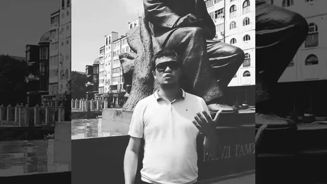Памятник Расула Гамзата смотреть онлайн