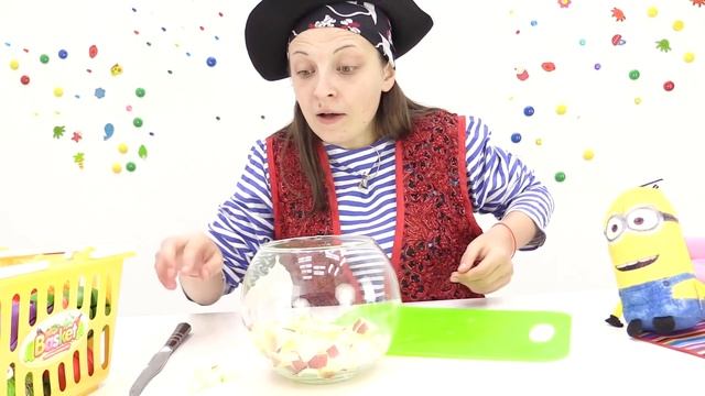 Рецепты для детей. Пиратский салат из фруктов смотреть онлайн